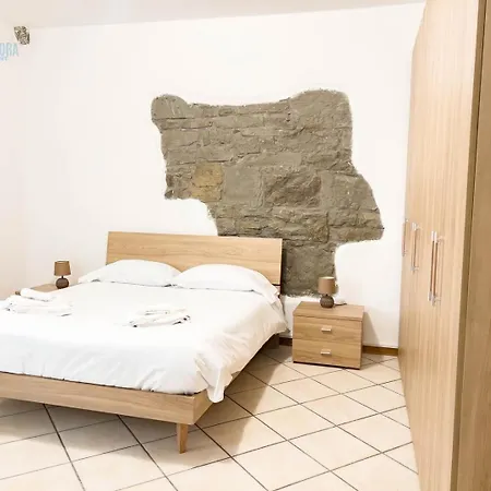 San Maurizio 9 Tirabora Short Rent Апартаменты
