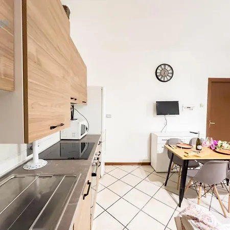 San Maurizio 9 Tirabora Short Rent Апартаменты Триест