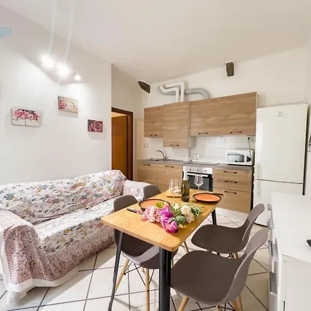 Апартаменты San Maurizio 9 Tirabora Short Rent Триест