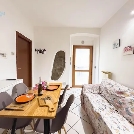 San Maurizio 9 Tirabora Short Rent Апартаменты Триест